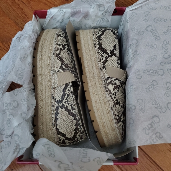 Circus by Sam Edelman Cora Slip On - Picture 7 of 9